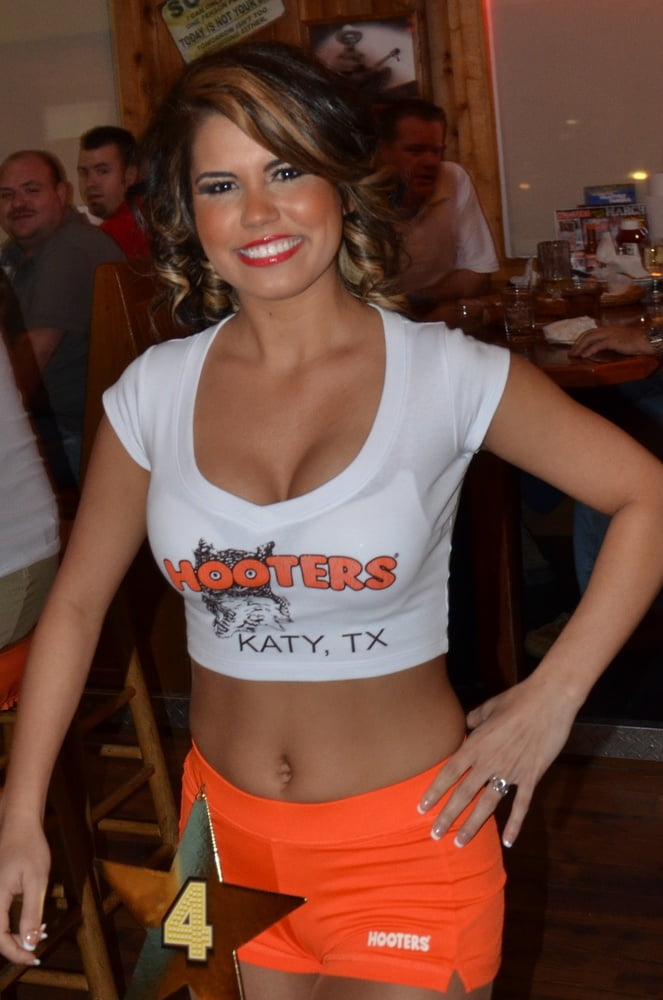 Hooters & WingHouse Sluts in Pantyhose - 39 Photos 