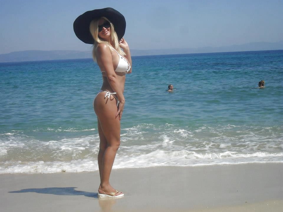 Hot facebook MILF porn gallery