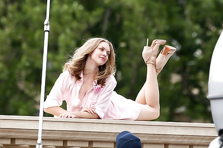 Amanda Seyfried - on the set of a photoshoot in Paris 5