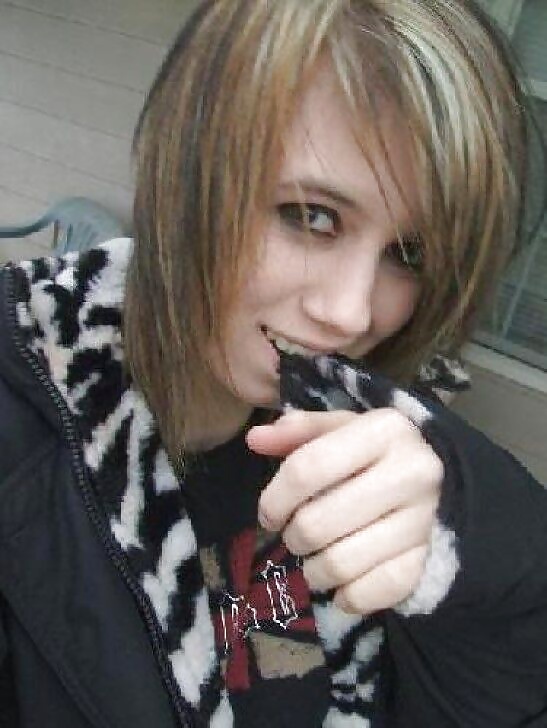 Carly 19 Years porn gallery