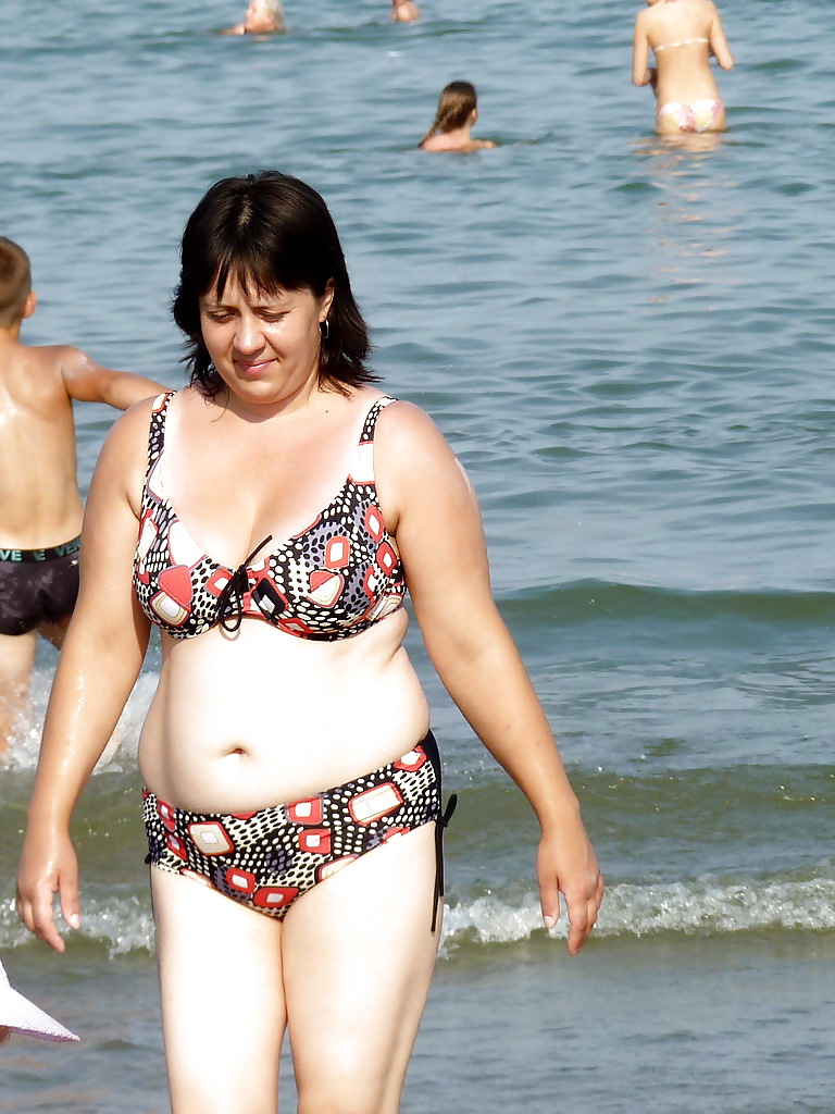 Russian women on the beach! porn gallery