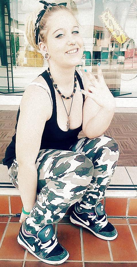 Denise & Eleonora - Different Sisters, Same Beauty porn gallery