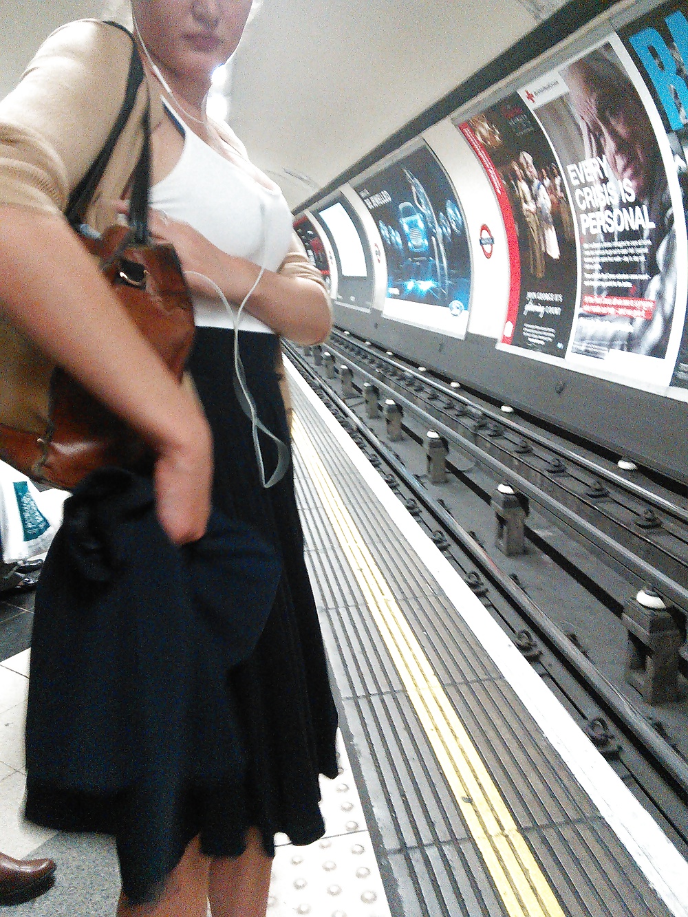 Londonperv's Candids 2014 - Train Perving vol 3 porn gallery