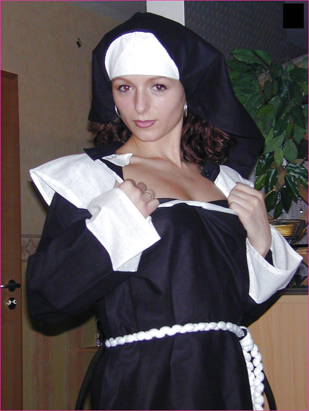 HOT GERMAN NUN porn gallery