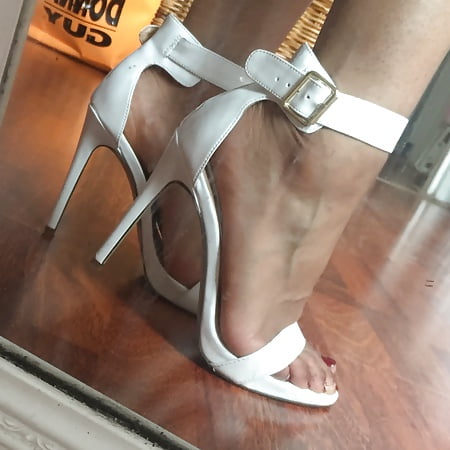 Dutch strappy high heels