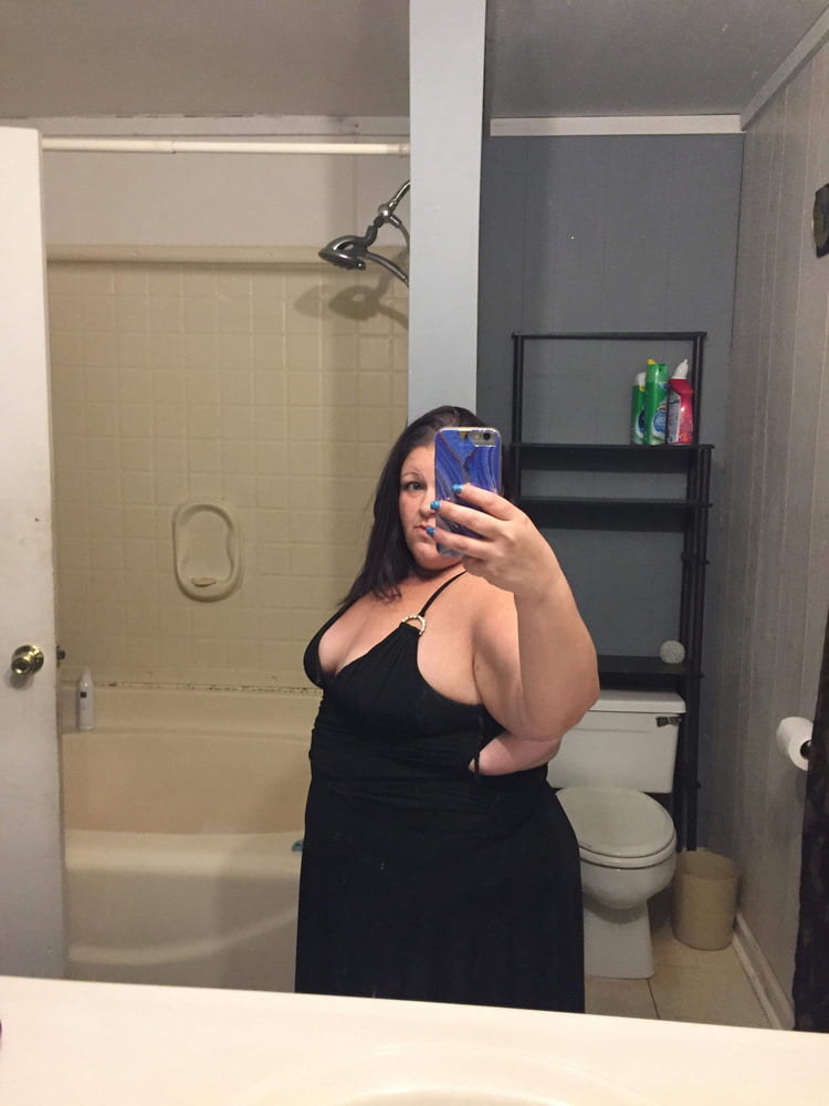 Trying on some new Dresses- 14 Pics 
