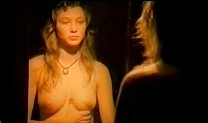 Смотрите Cecile Bois - topless - 2 фотки на xHamster.com! 