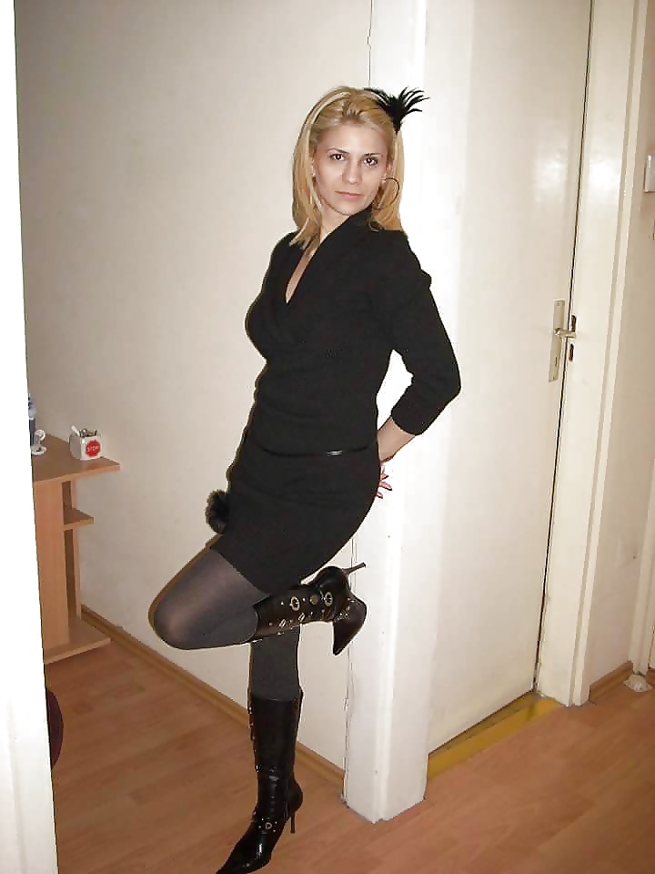 Sexy MATURES and MILFs 34 porn gallery