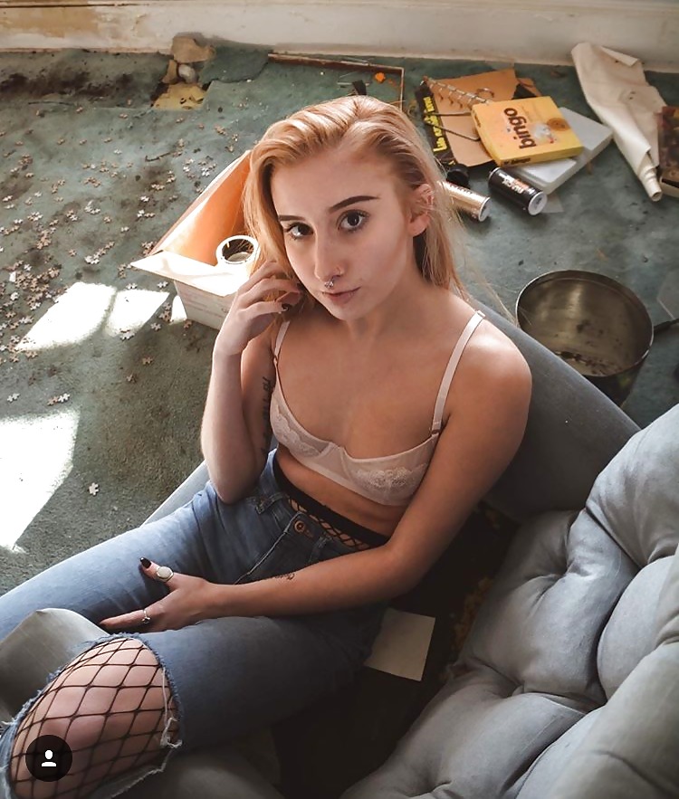 Brunette teen slut teasing porn gallery