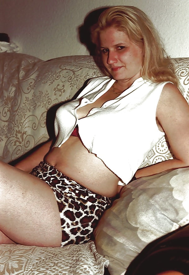 KEY - Skirts 0002 Homeslut Shows Herself in Various Minis porn gallery