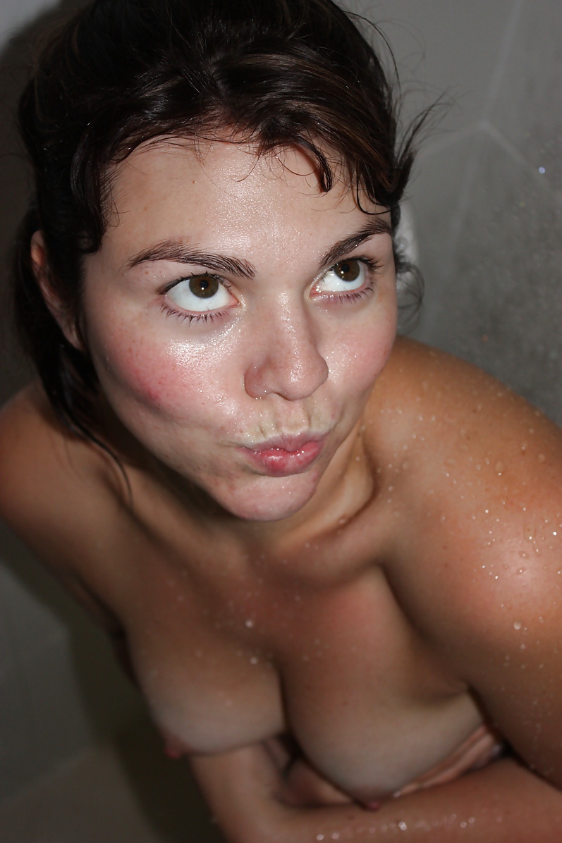 Stupid Crazy Girl Doing Weird Stuff porn gallery