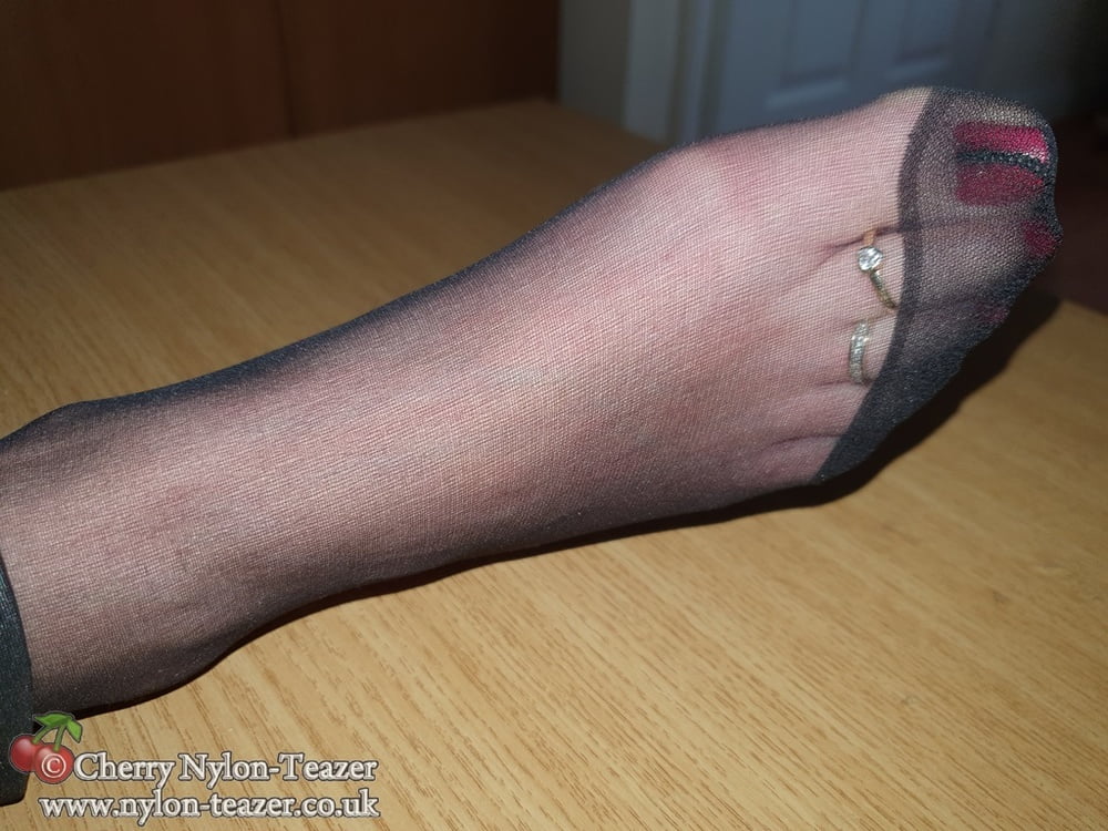Beer & Toes in Hose - 40 Photos 