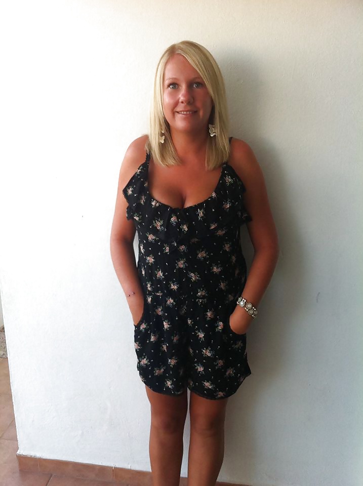 NEW Big Tit Laura porn gallery