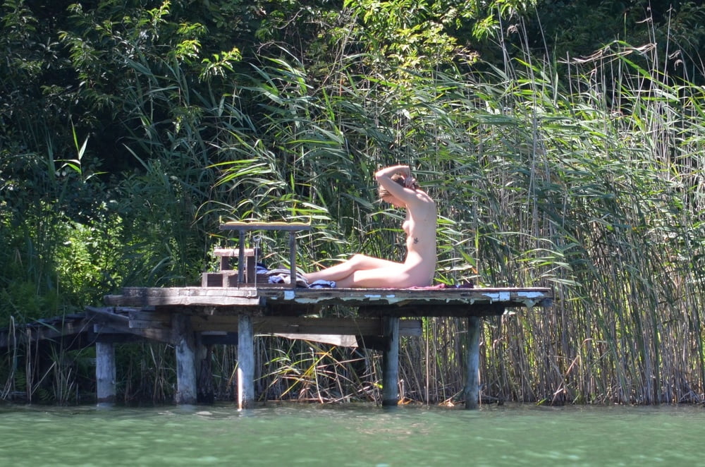 Sunbathing naked Voyeur - 24 Photos 