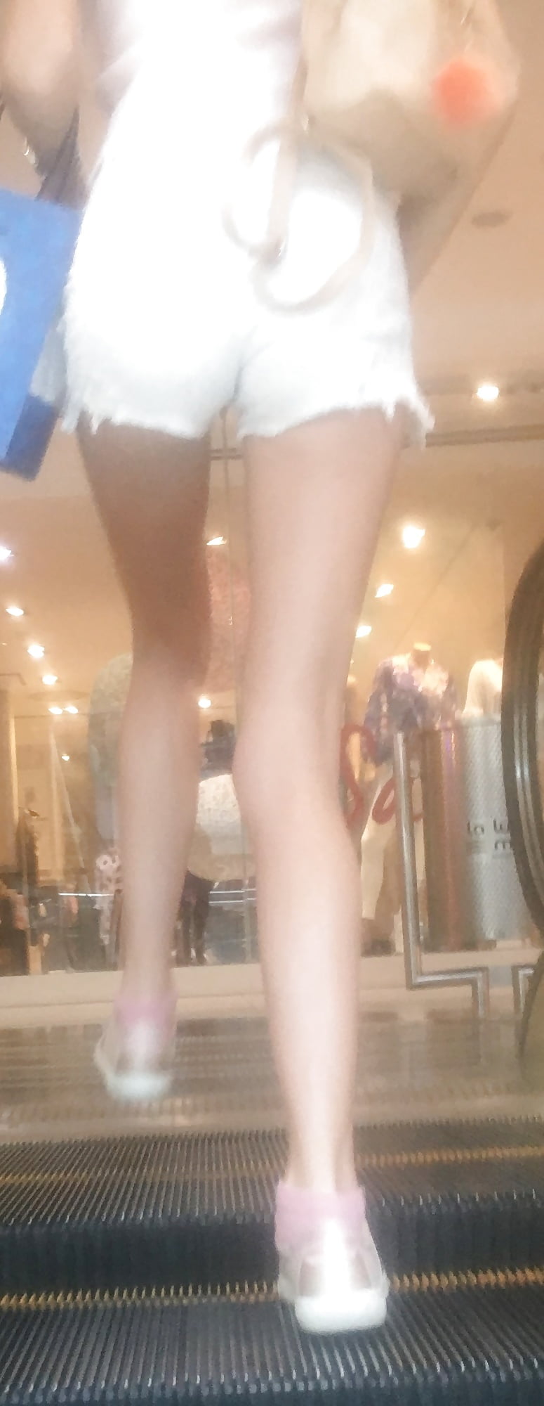 Tiny ass big tits mall teen porn gallery