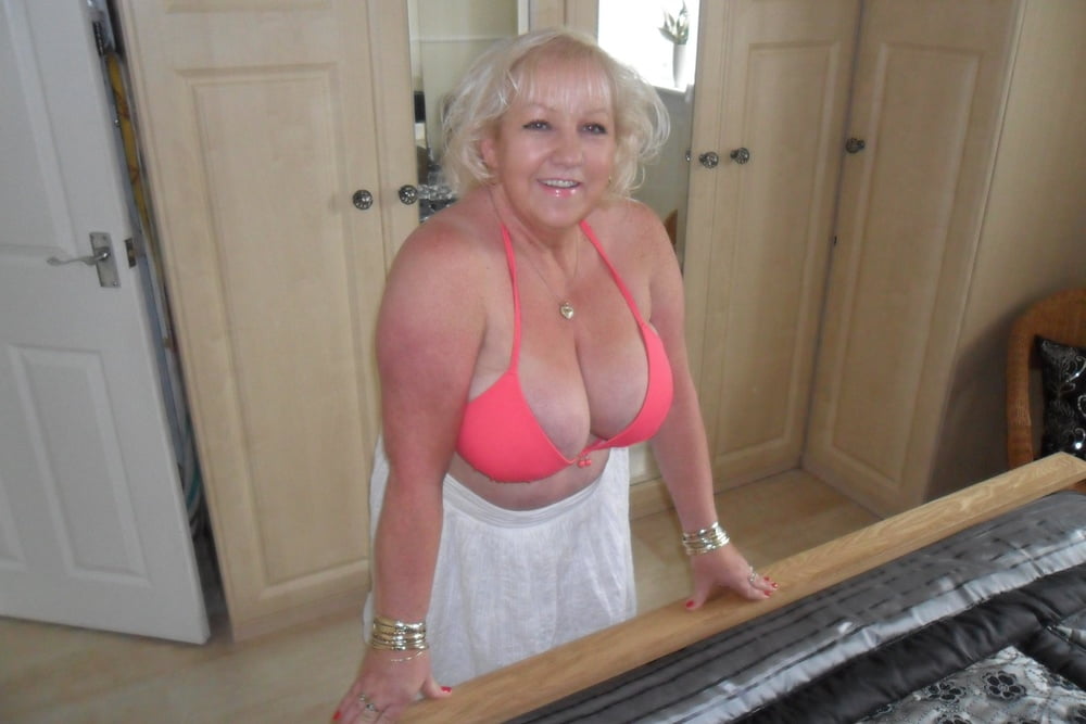 Old Hot Sexy Tan Nude Milfs