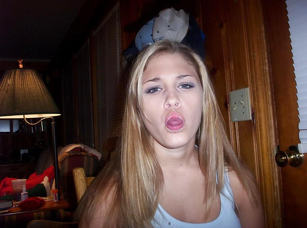 LORIE 18YO porn gallery