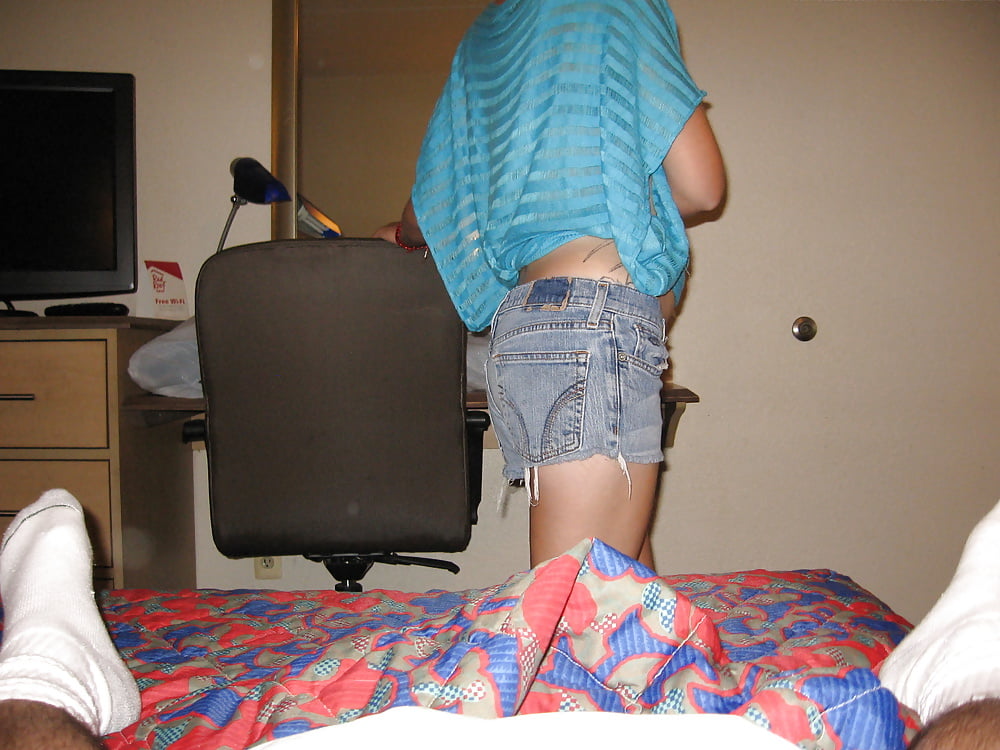 A nice ass in tight jeans porn gallery