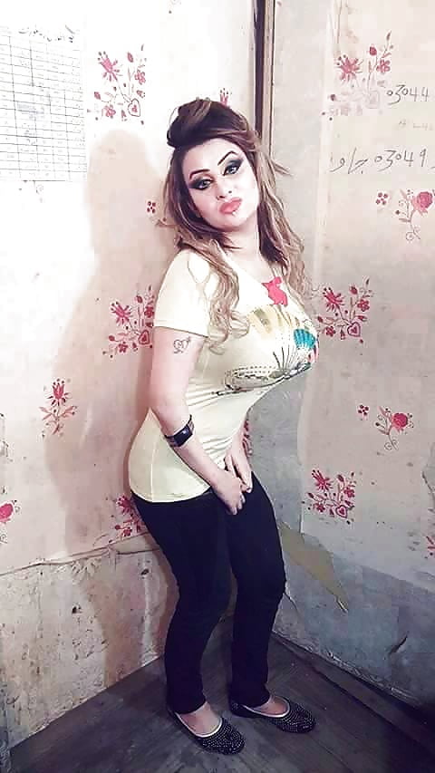 DESI INDIAN AUNTY porn gallery