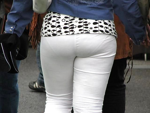Candid Wives In White Pants VPL porn gallery