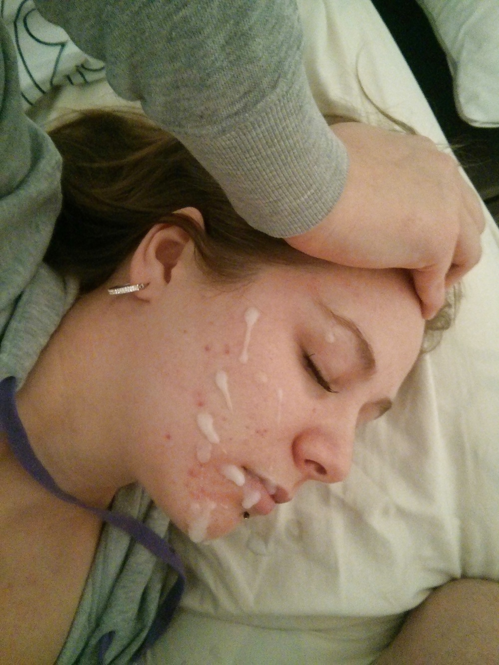 Would you cum on this face? porn gallery