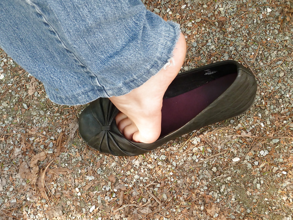 outdoor feet porn gallery