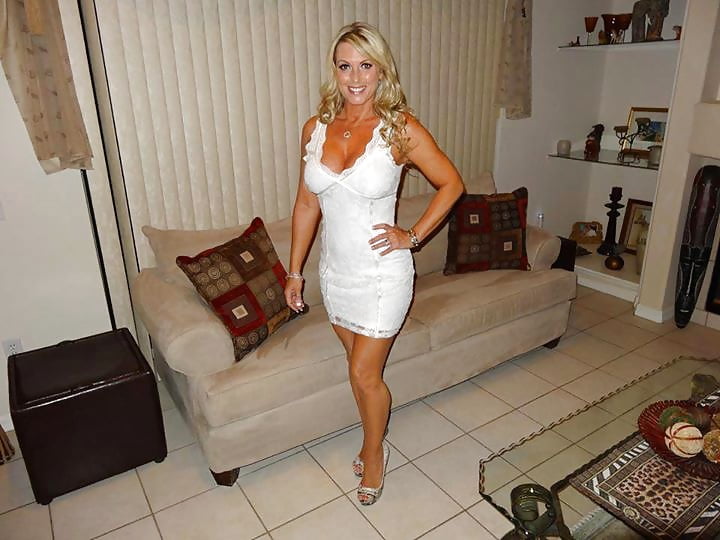 Blonde Milf porn gallery