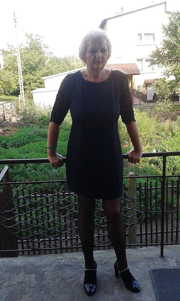 Beth - Sexy Granny porn gallery