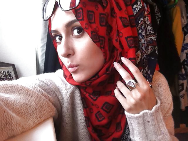 Cute hijab girl ... show her some love porn gallery