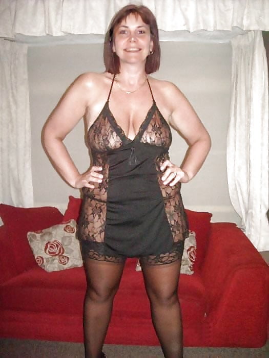 Busty Curvy Mature Wives porn gallery