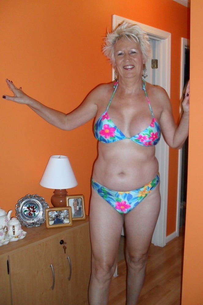 Another sexy amateur gilf porn gallery