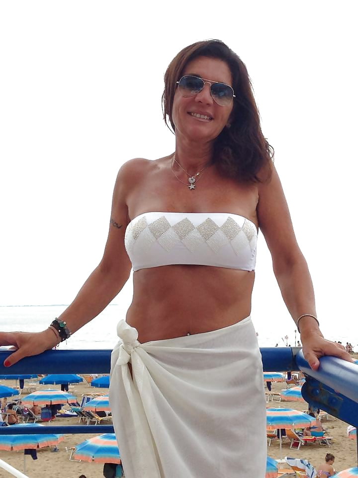 Italian MILF Alessandra&Patrizia fb porn gallery