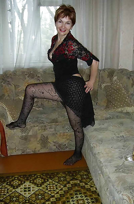 Moms in pantyhose porn gallery