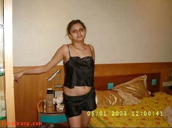 Indian Couple enjoying holiday porn gallery