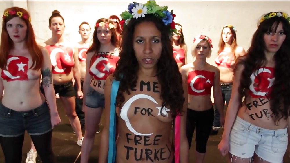 Turkish girls+flag ,Turk bayragimiz ve ciplak kizlar porn gallery