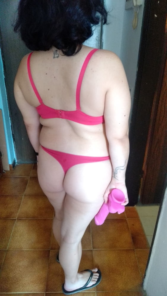 Big booty in thongs pics