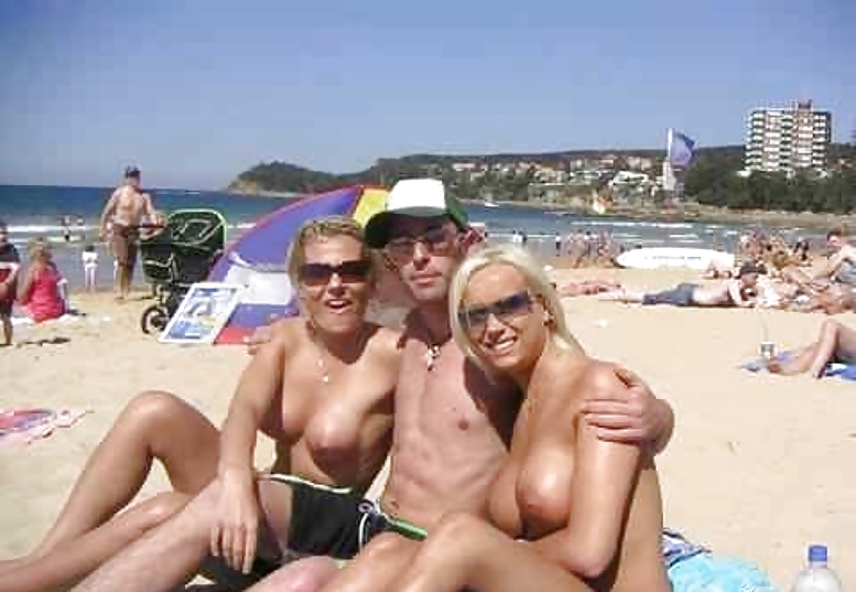 Janna on the beach (2005-2010) porn gallery