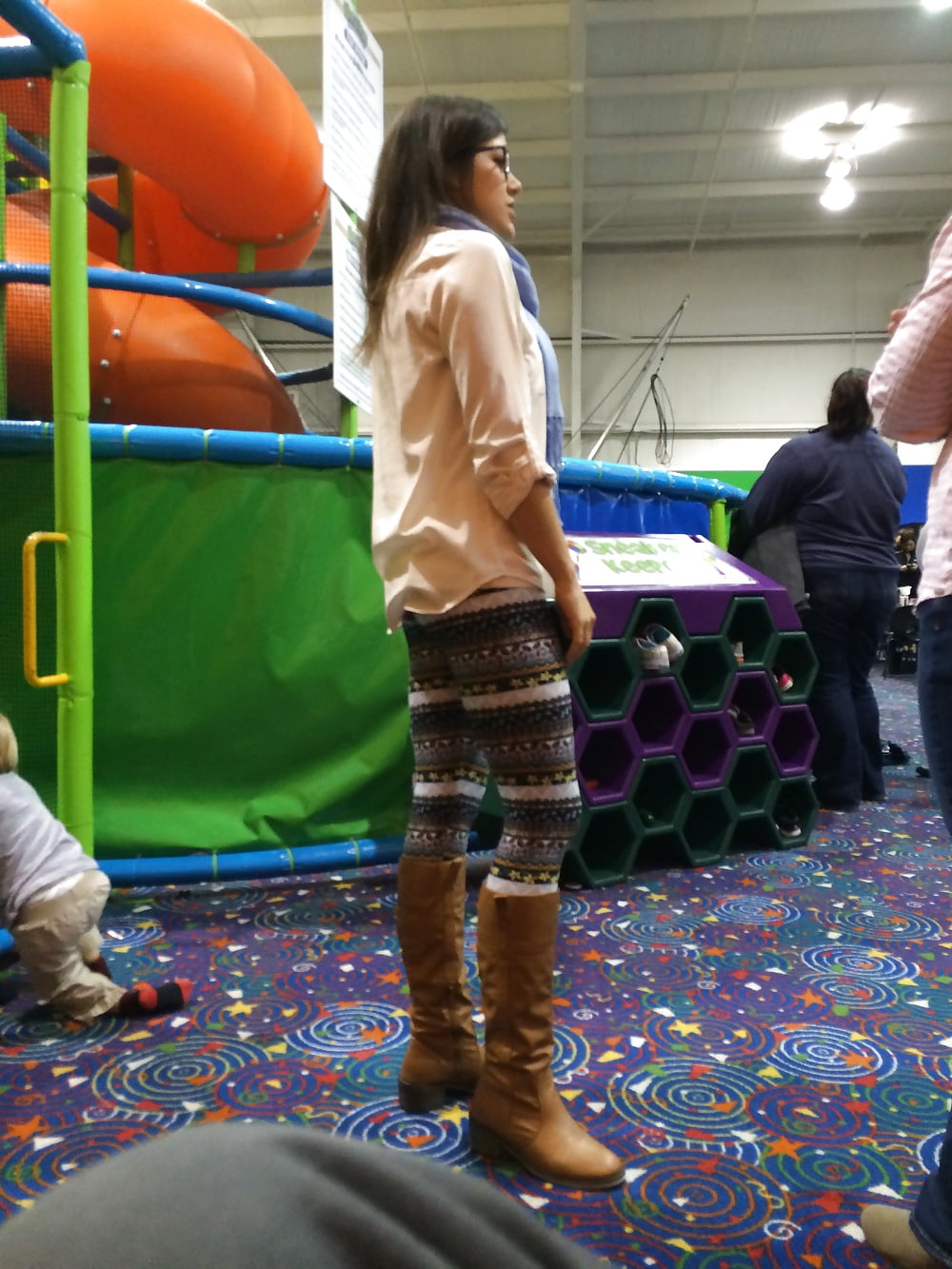 Beautiful Tennessee MILF with glasses porn gallery