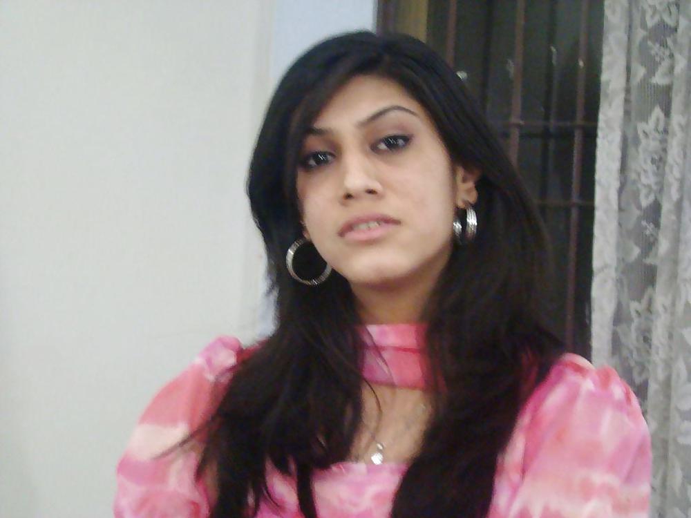 BEAUTIFUL INDIAN GIRL NRI porn gallery