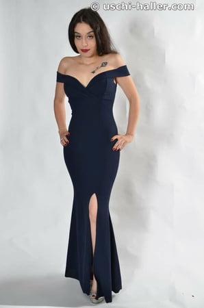 photo shooting with turkish born jasmin in an evening dress         