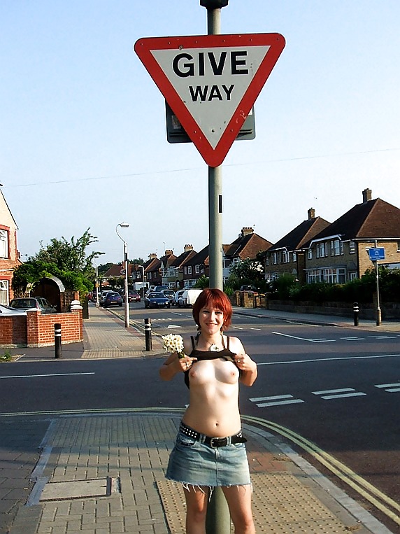 Alternative, hippy chicks outside porn gallery