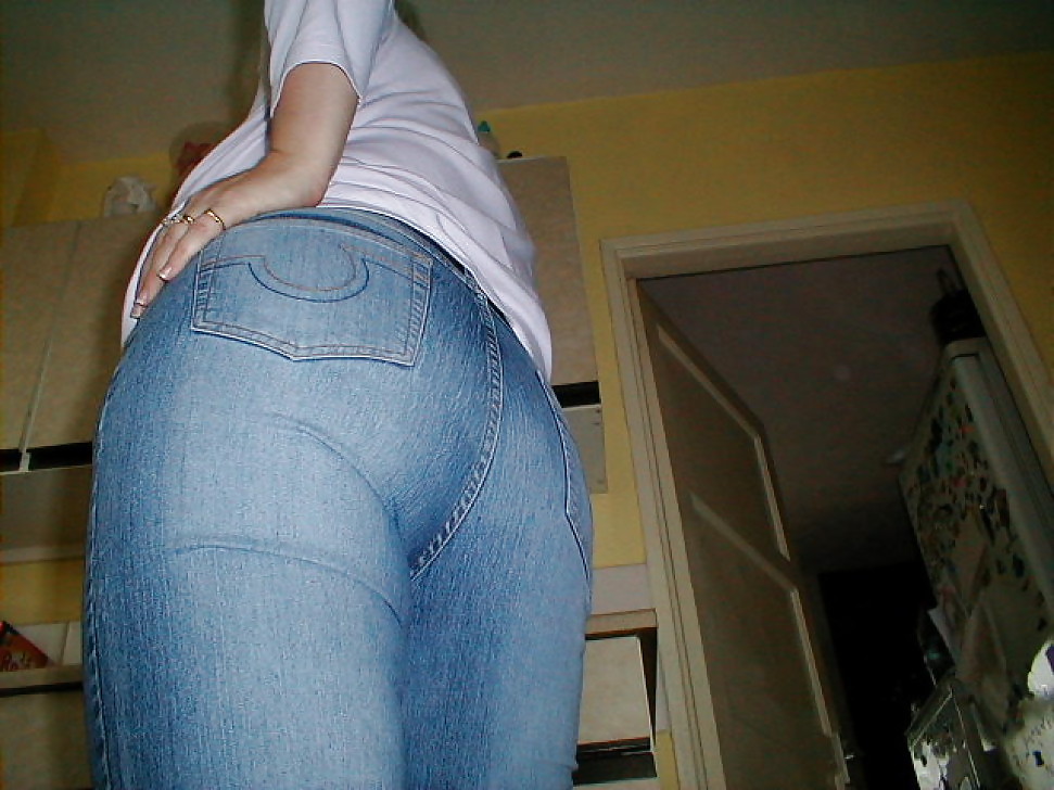 The wife's hot ass in sexy jeans porn gallery