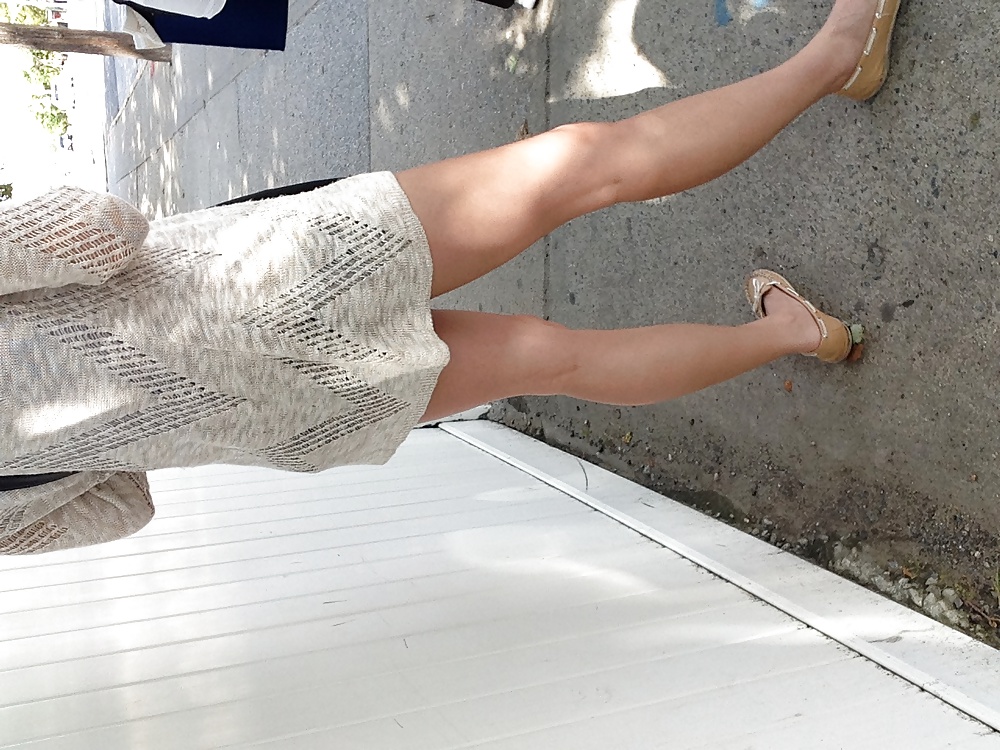 White girl's legs at bus stop porn gallery