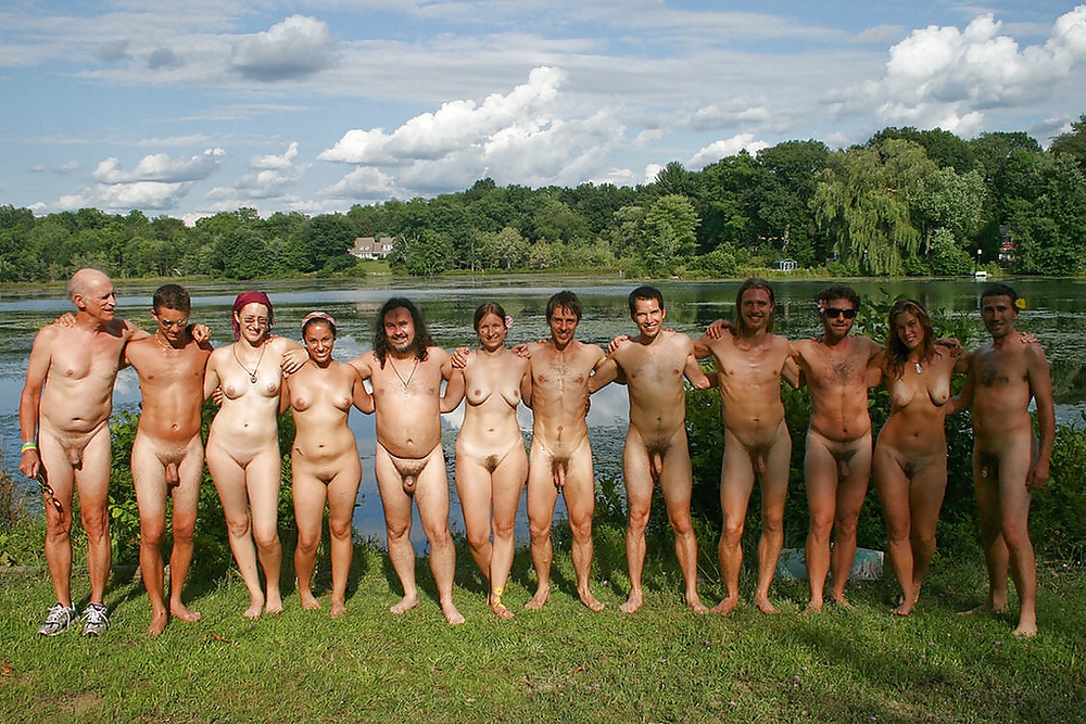 beautiful-nude-families-together
