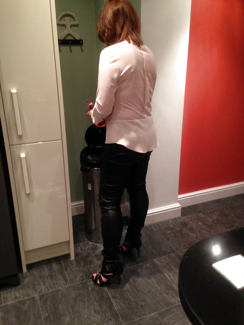 Knee boots and leather leggings porn gallery