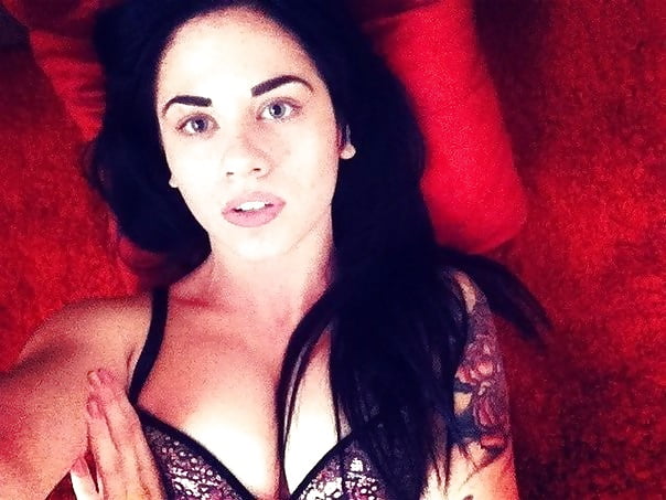 A lean, but attractive Anastacia. porn gallery