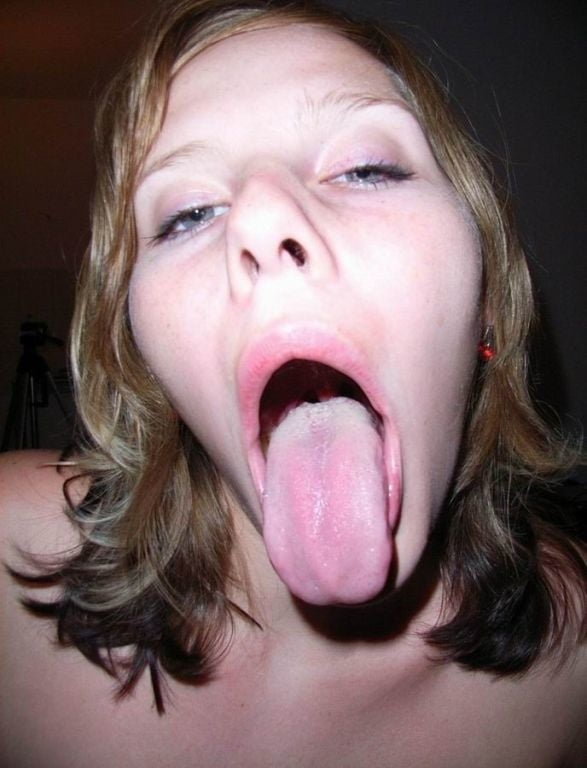 Lean and nearly naked girls tongue kiss in the erotic pics