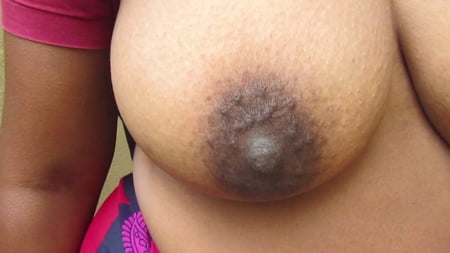 tamil aunty standing to show her boobs very hot         