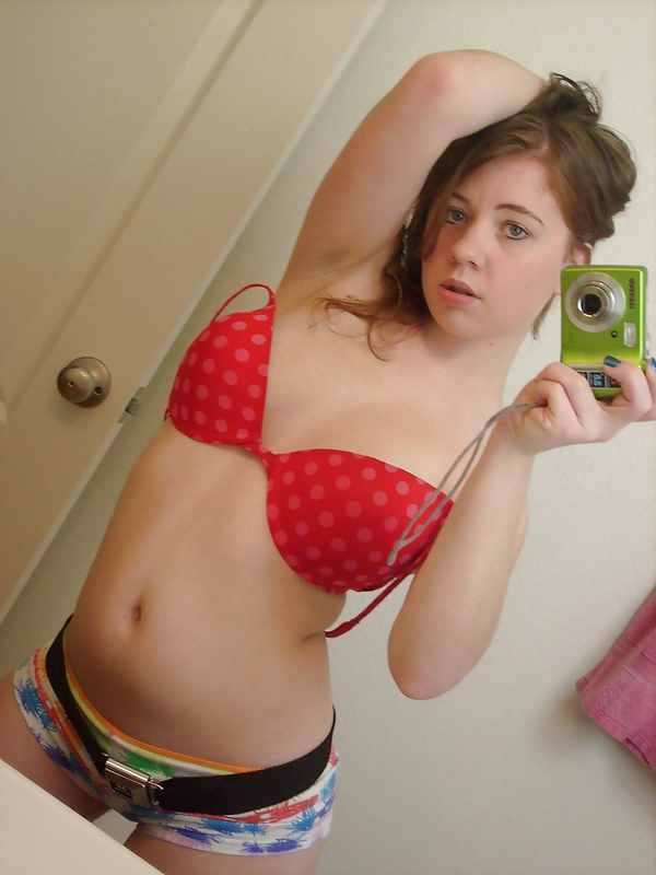 Redhead Teen makes Selfshots porn gallery