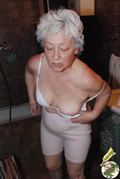 OmaPass: Old Chubby granny with big tits porn gallery